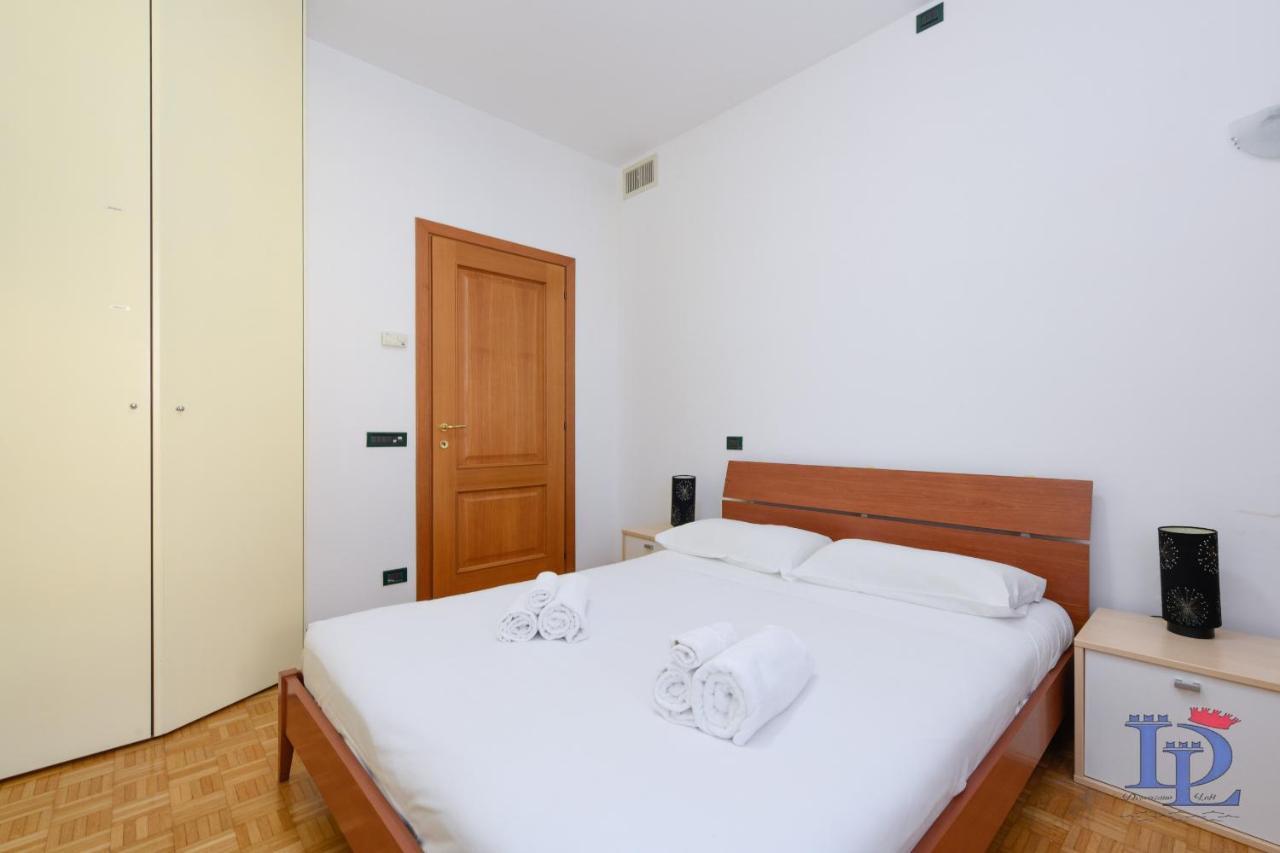 Desenzanoloft Official Partner Marriott Homes & Villas - Charming On The Lake Front Lake Desenzano del Garda Exterior photo