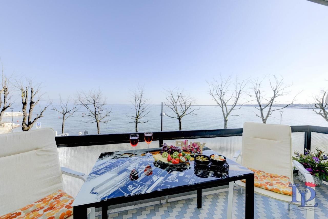 Desenzanoloft Official Partner Marriott Homes & Villas - Charming On The Lake Front Lake Desenzano del Garda Exterior photo