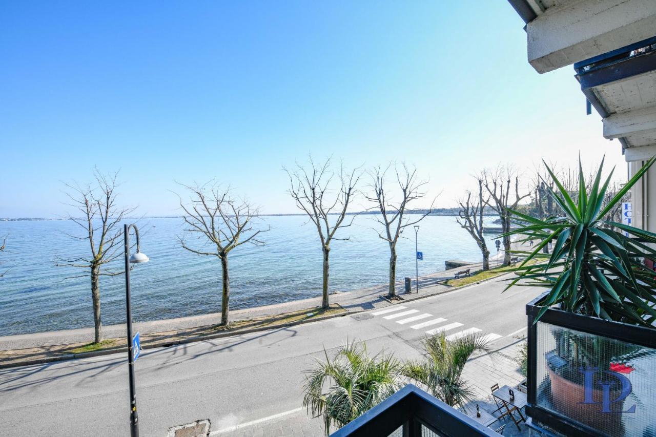 Desenzanoloft Official Partner Marriott Homes & Villas - Charming On The Lake Front Lake Desenzano del Garda Exterior photo