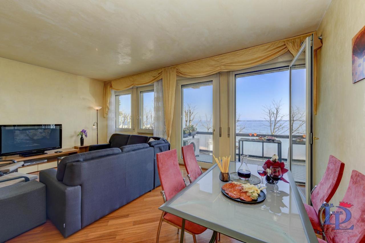 Desenzanoloft Official Partner Marriott Homes & Villas - Charming On The Lake Front Lake Desenzano del Garda Exterior photo